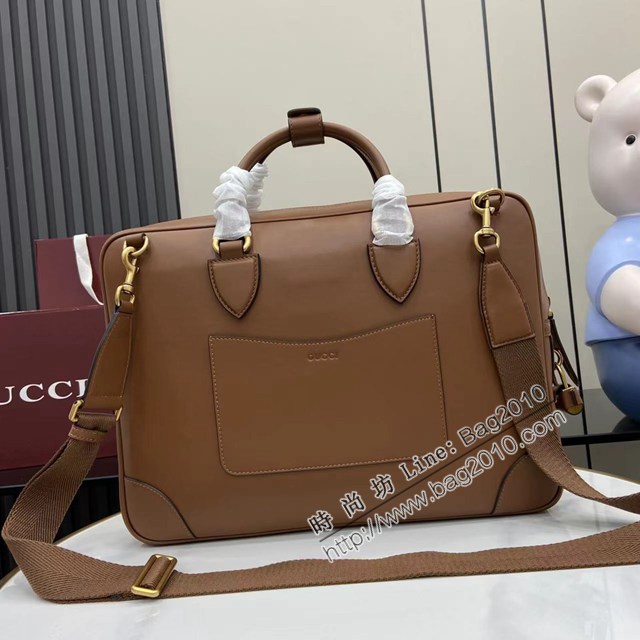 Gucci專櫃古馳最新款Emblem系列男士旅行手提公事包 jh2709型號：821149